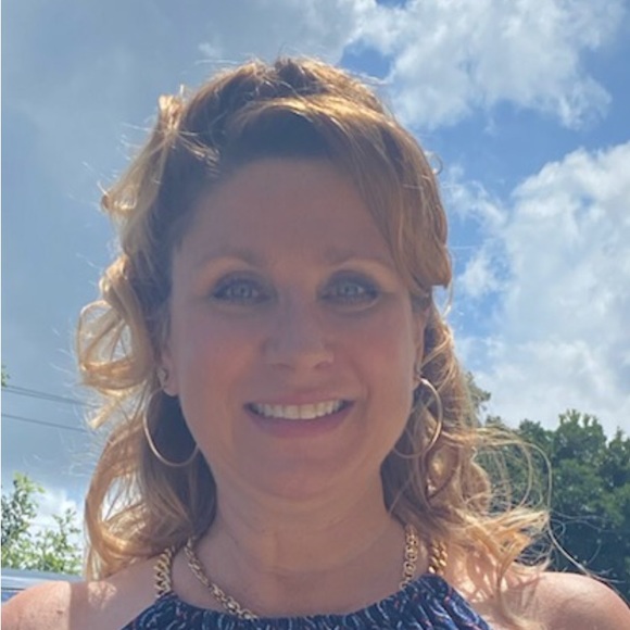 Meet your Posher, Connie - Picture 3 of 3